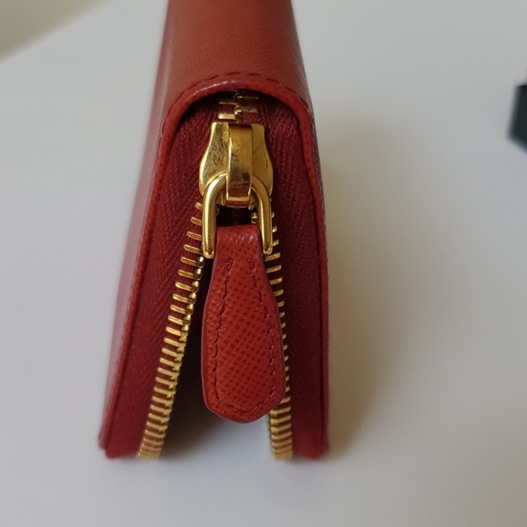 PRADA coin purse - Picture 11 of 16